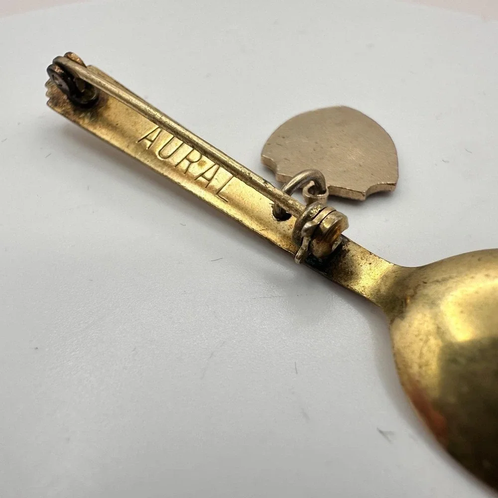 Vintage 90s AURAL New York City Spoon Brooch Pin Statue‎ of Liberty Enamel Charm